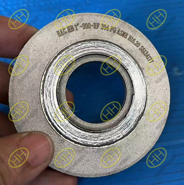 ASME-B16.20-Spiral-Wound-Gasket-with-304-stainless-steel-windings-and-graphite-filler