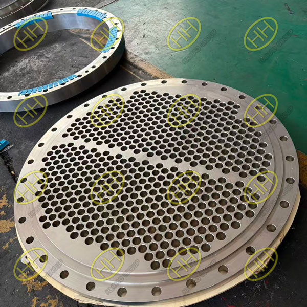 ASTM A182 F304 tube sheets with 536 precision machined holes and custom A182 F304 flange