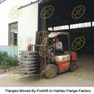 Flanges-Moved-By-Forklift-In-Haihao-Flange-Factory