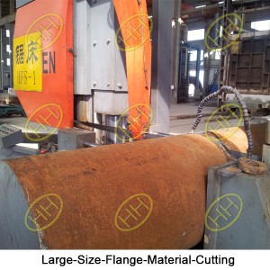 Large-Size-Flange-Material-Cutting