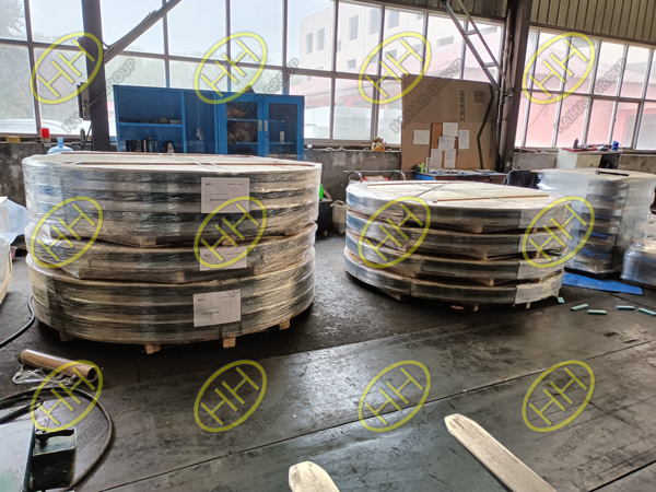Large diameter EN 1092-1 ASTM A105 DN1800 flanges shipment